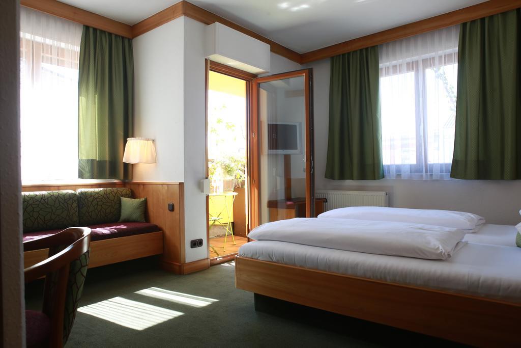 Hotel Zillners Einkehr *** Altheim エクステリア 写真